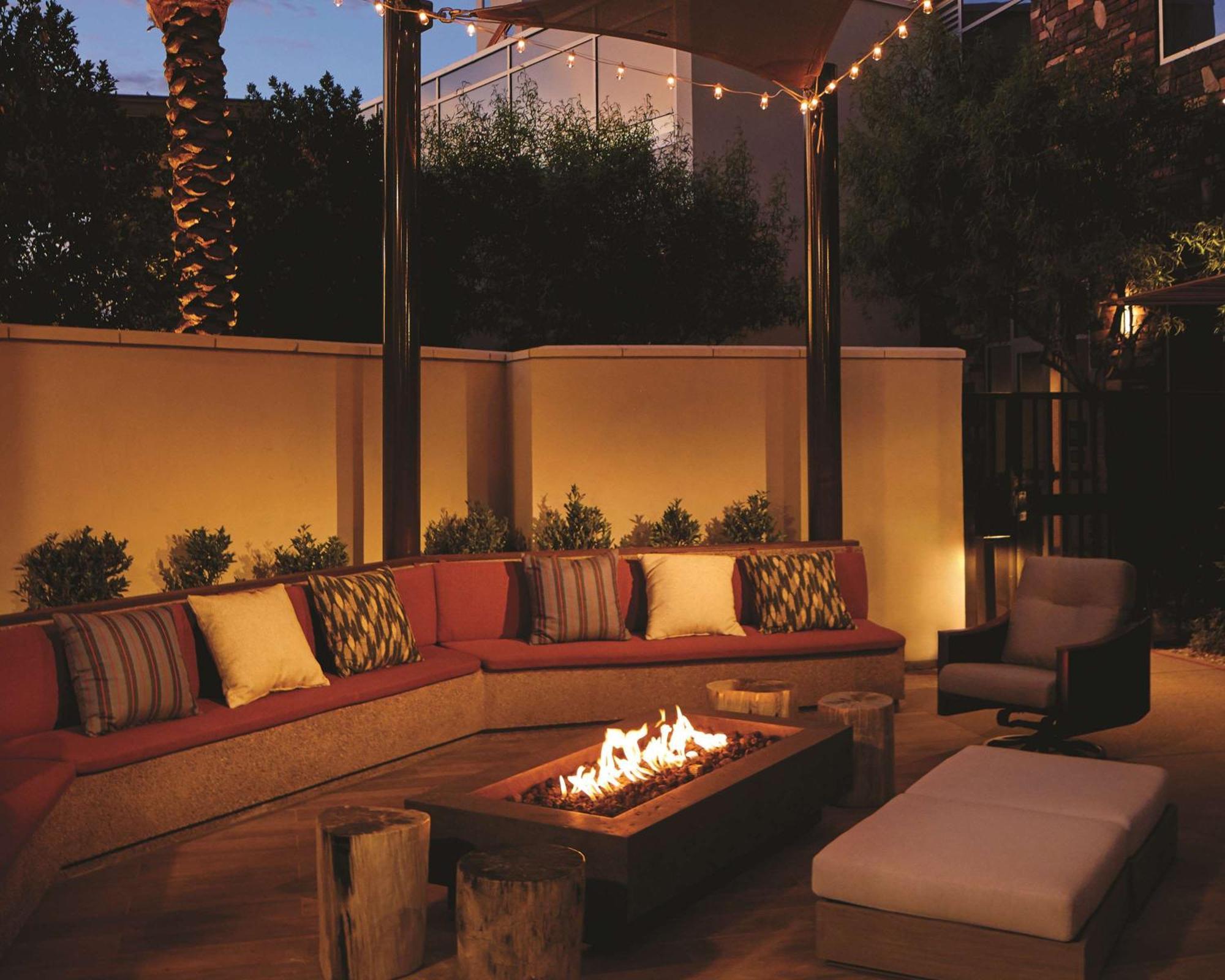 Hyatt Place Las Vegas At Silverton Village Exterior foto