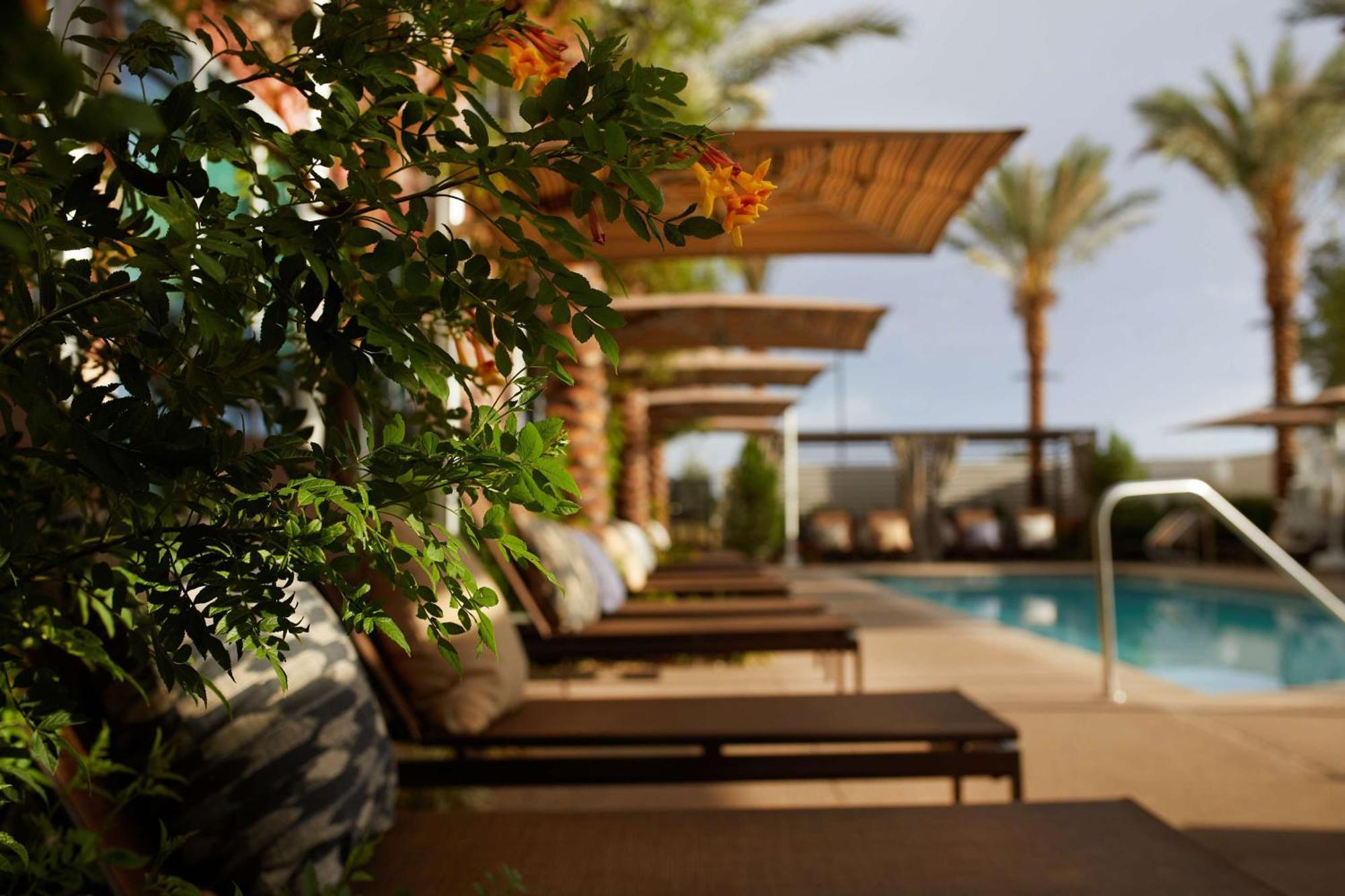 Hyatt Place Las Vegas At Silverton Village Exterior foto