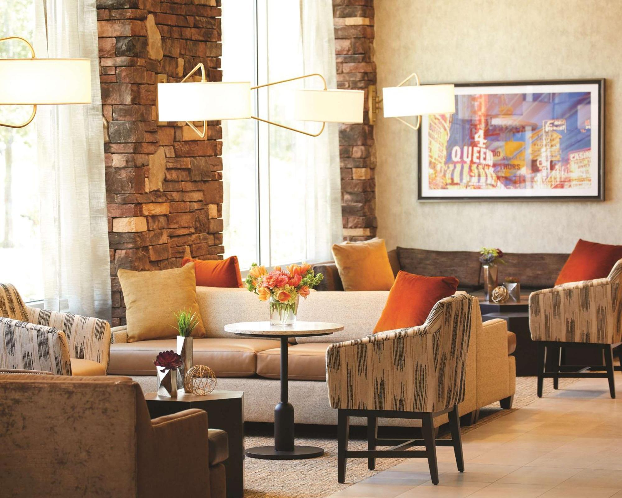 Hyatt Place Las Vegas At Silverton Village Exterior foto